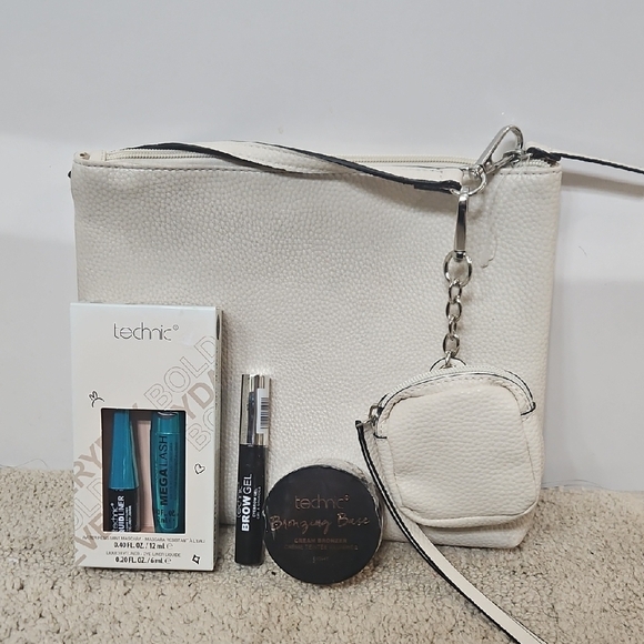Technic Cosmetics Other - Beauty Bundle and Chic Off White Wristlet Clutch with Mini Pouch and Makeup Set